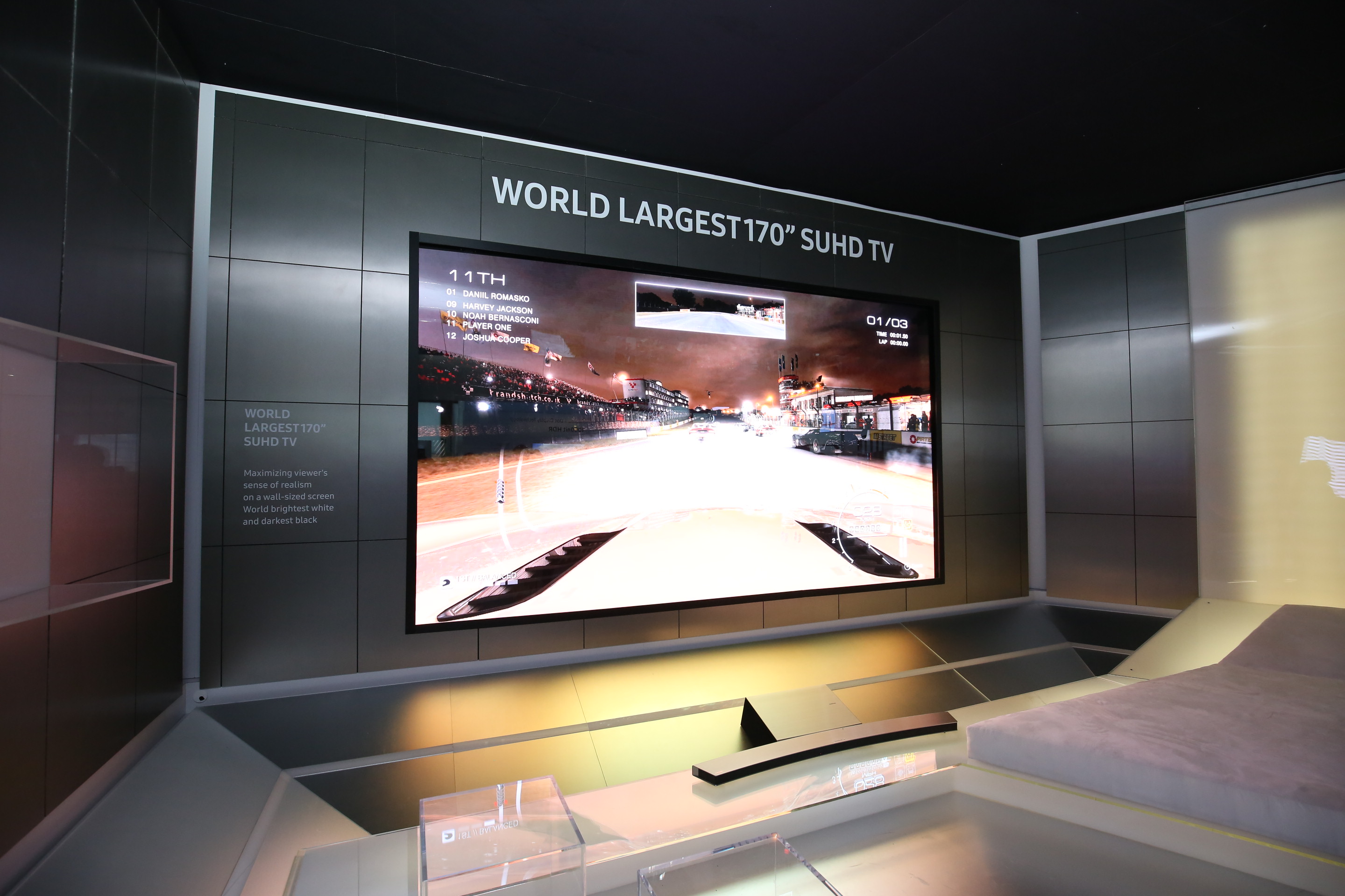 cursief louter chirurg CES 2016 - WORLD LARGEST 170" SUHD TV - Samsung Newsroom Global Media  Library