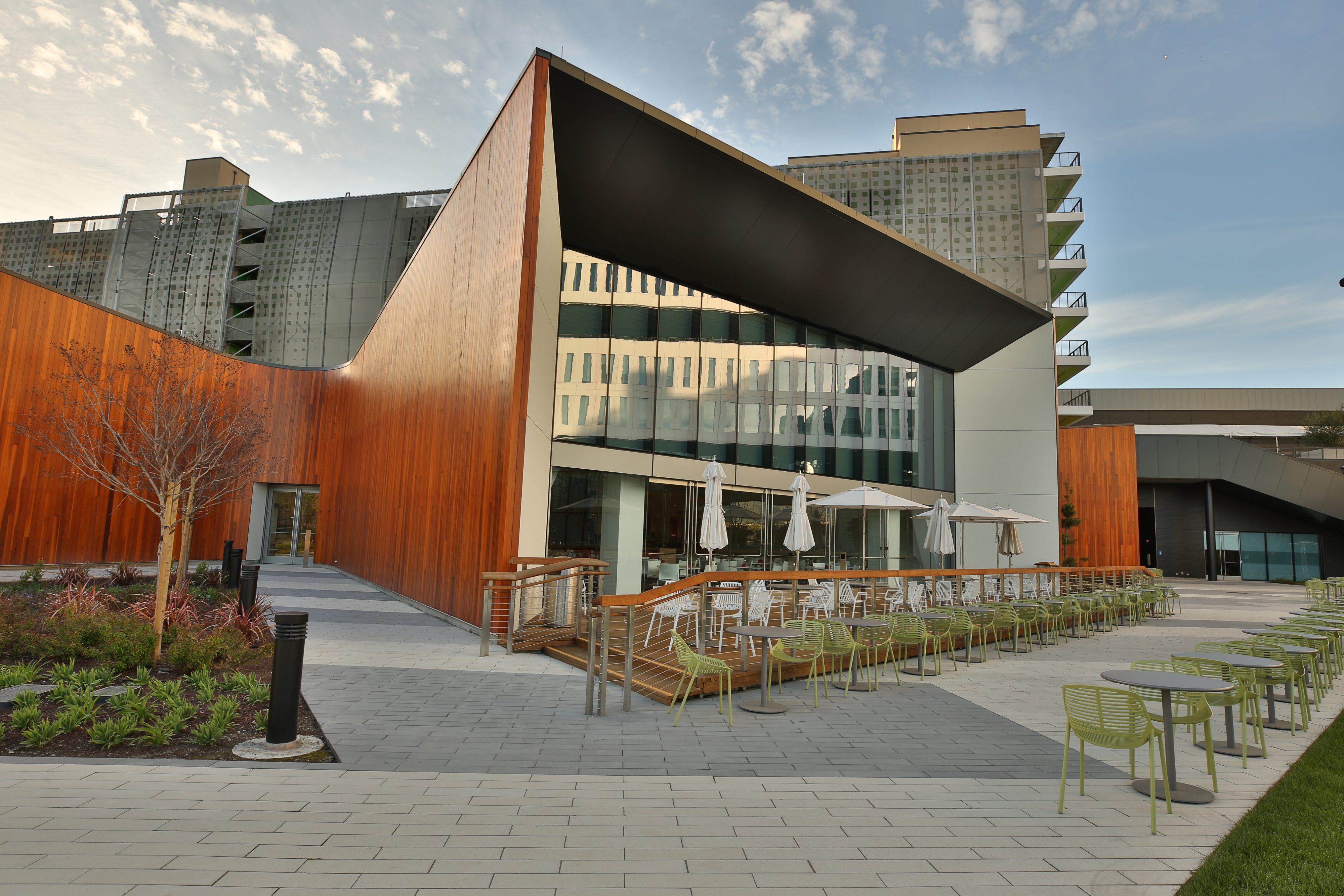 Samsung's San Jose Headquarters Amenities Help Ease Commute for